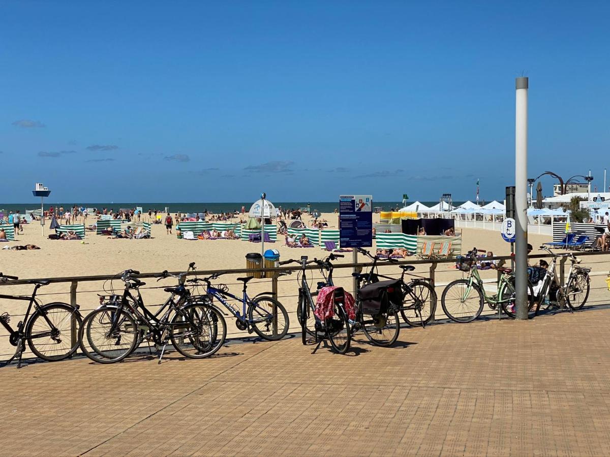 Panoramic View On Beach, Ships, Sea - Place To Be Ostende Exteriér fotografie