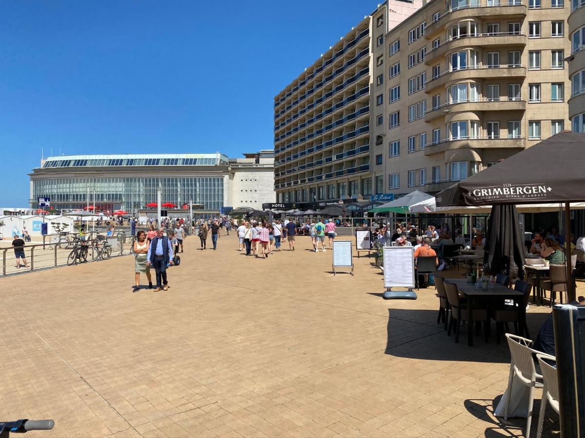 Panoramic View On Beach, Ships, Sea - Place To Be Ostende Exteriér fotografie